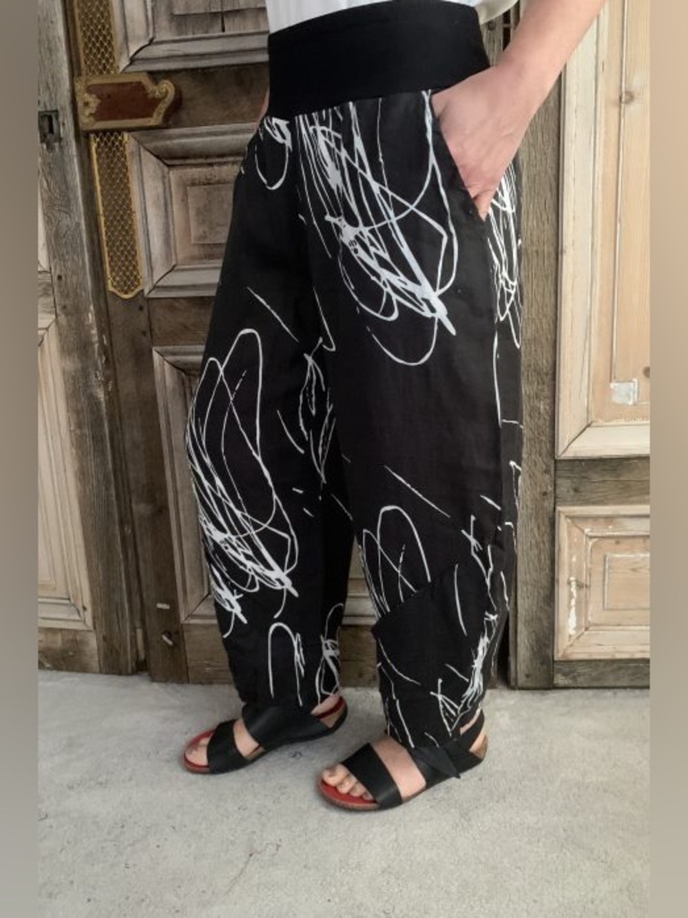 Luukaa Black Linen Pants with White Abstract Scribble